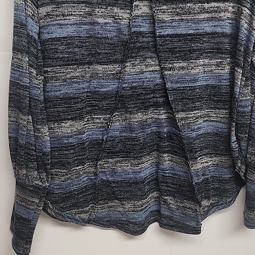 Free People oversized sz M blue, black, gray long sleeves, scoop neck top. - Picture 5 of 9